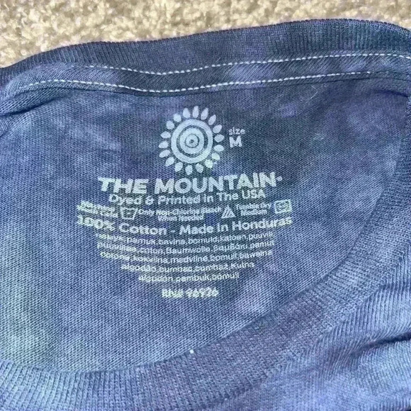 Wolf Graphic Tee - Picture 3 of 3